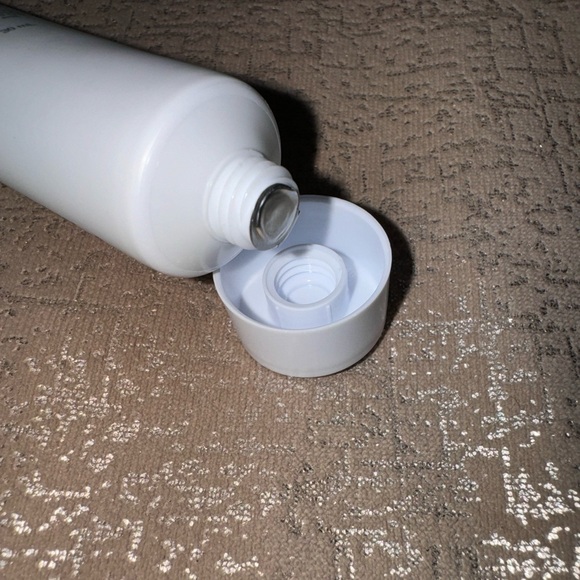 GOLDFADEN MD
PROBLEM
SOLUTION
BRIGHT EYES
DARK CIRCLE RADIANCE CONCENTRATE, NEW - Picture 6 of 6